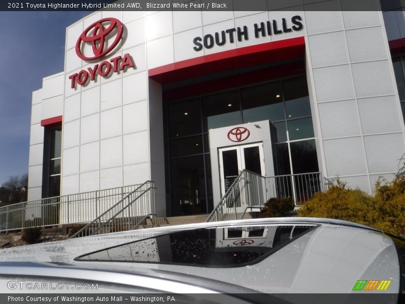 Blizzard White Pearl / Black 2021 Toyota Highlander Hybrid Limited AWD