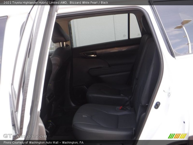 Blizzard White Pearl / Black 2021 Toyota Highlander Hybrid Limited AWD