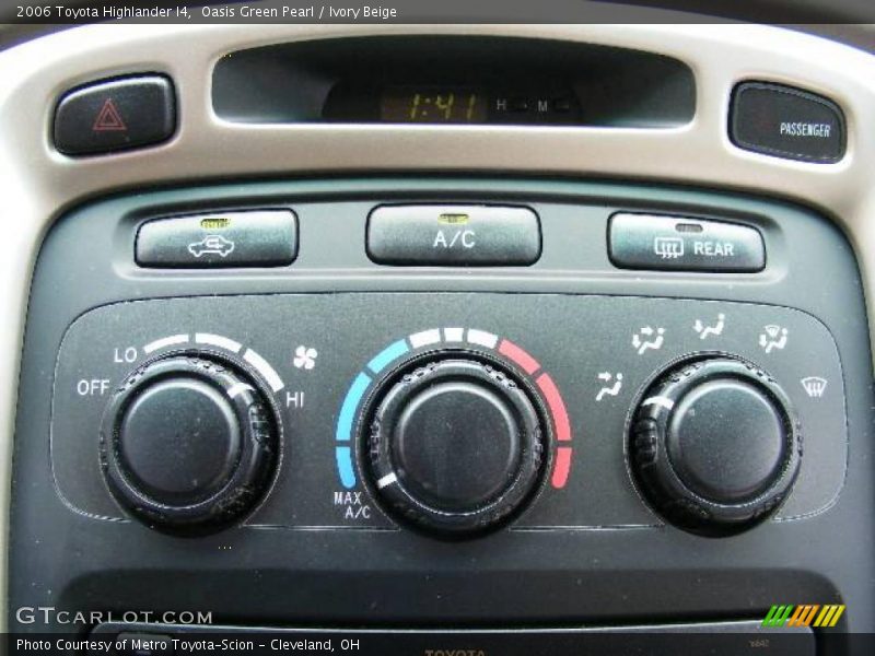 Oasis Green Pearl / Ivory Beige 2006 Toyota Highlander I4