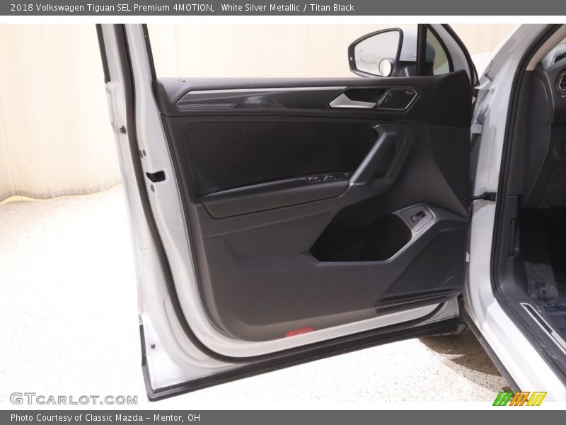 Door Panel of 2018 Tiguan SEL Premium 4MOTION