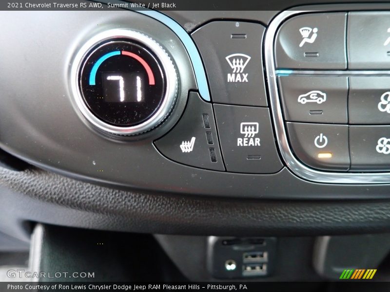 Summit White / Jet Black 2021 Chevrolet Traverse RS AWD
