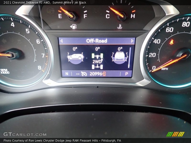 Summit White / Jet Black 2021 Chevrolet Traverse RS AWD