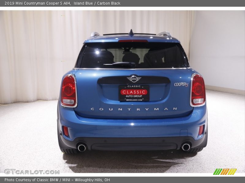 Island Blue / Carbon Black 2019 Mini Countryman Cooper S All4