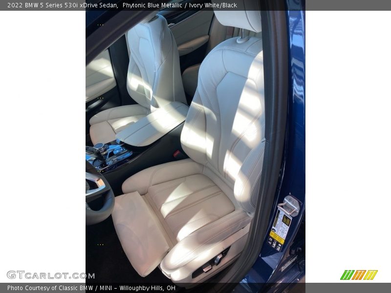 Phytonic Blue Metallic / Ivory White/Black 2022 BMW 5 Series 530i xDrive Sedan