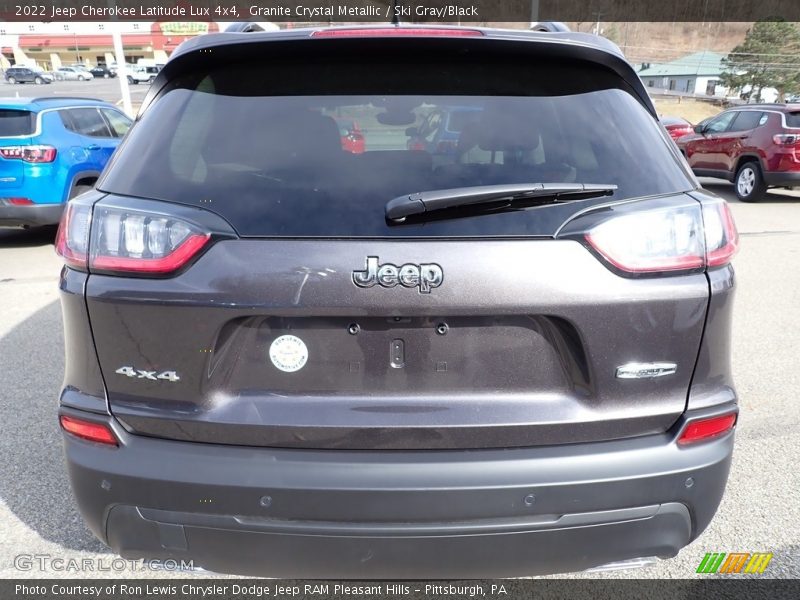 Granite Crystal Metallic / Ski Gray/Black 2022 Jeep Cherokee Latitude Lux 4x4