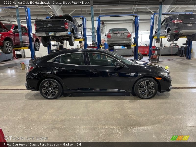 Crystal Black Pearl / Black 2019 Honda Civic EX Hatchback