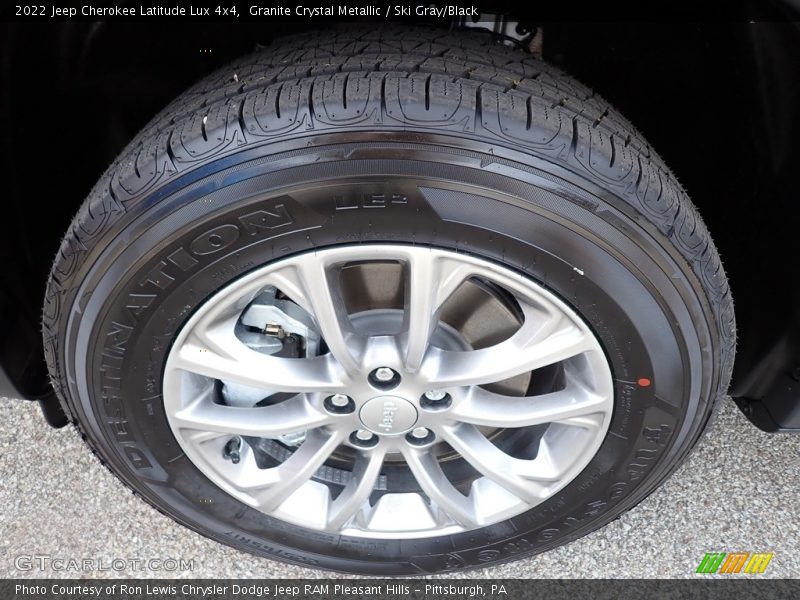 Granite Crystal Metallic / Ski Gray/Black 2022 Jeep Cherokee Latitude Lux 4x4