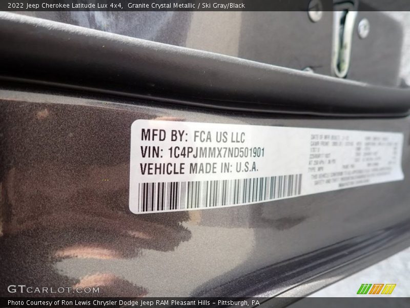 Granite Crystal Metallic / Ski Gray/Black 2022 Jeep Cherokee Latitude Lux 4x4