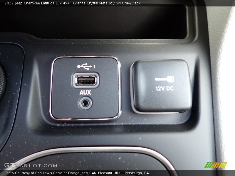 Granite Crystal Metallic / Ski Gray/Black 2022 Jeep Cherokee Latitude Lux 4x4