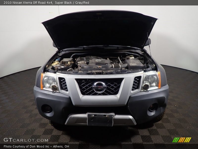 Super Black / Gray/Red 2010 Nissan Xterra Off Road 4x4