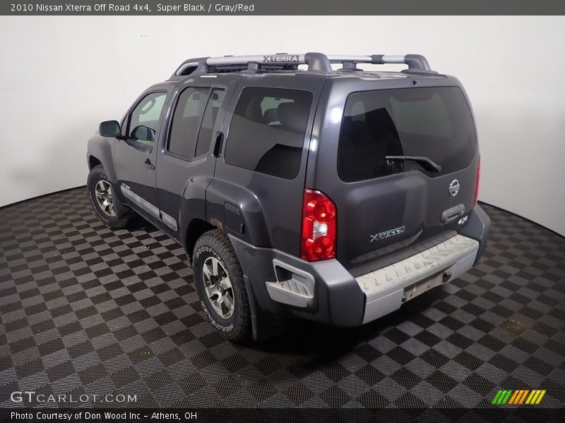 Super Black / Gray/Red 2010 Nissan Xterra Off Road 4x4