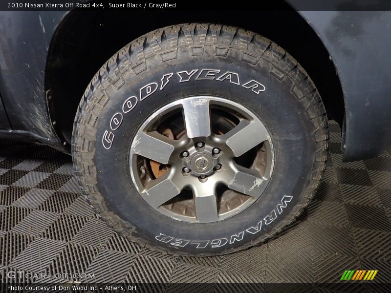 Super Black / Gray/Red 2010 Nissan Xterra Off Road 4x4
