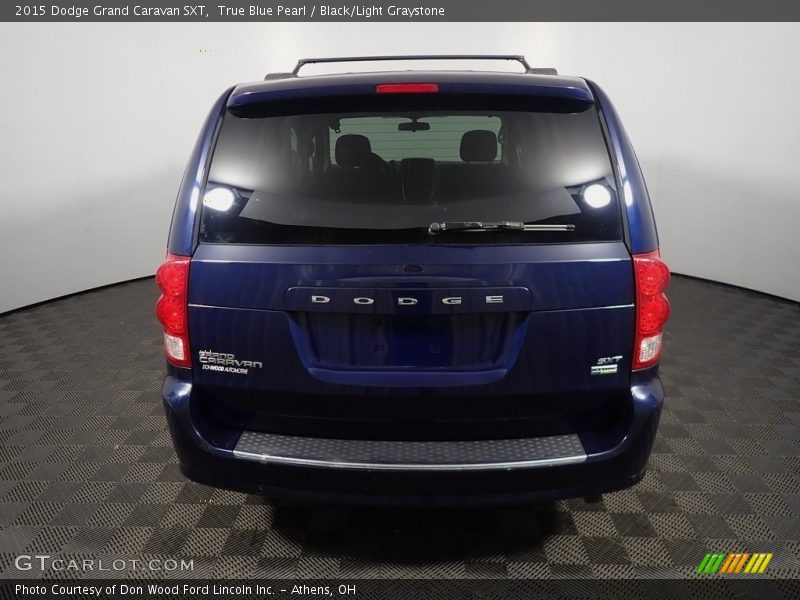 True Blue Pearl / Black/Light Graystone 2015 Dodge Grand Caravan SXT