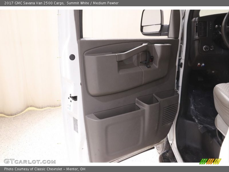 Summit White / Medium Pewter 2017 GMC Savana Van 2500 Cargo