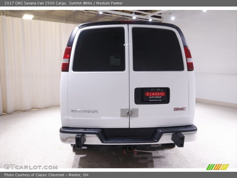 Summit White / Medium Pewter 2017 GMC Savana Van 2500 Cargo