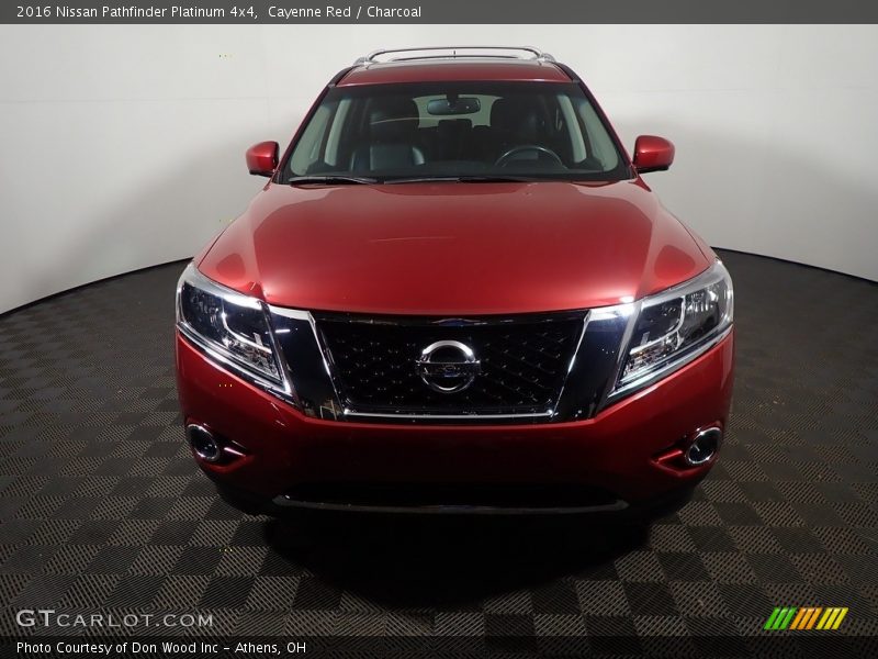 Cayenne Red / Charcoal 2016 Nissan Pathfinder Platinum 4x4