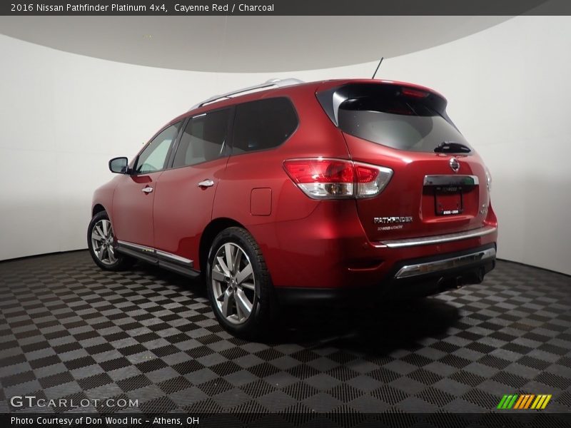 Cayenne Red / Charcoal 2016 Nissan Pathfinder Platinum 4x4