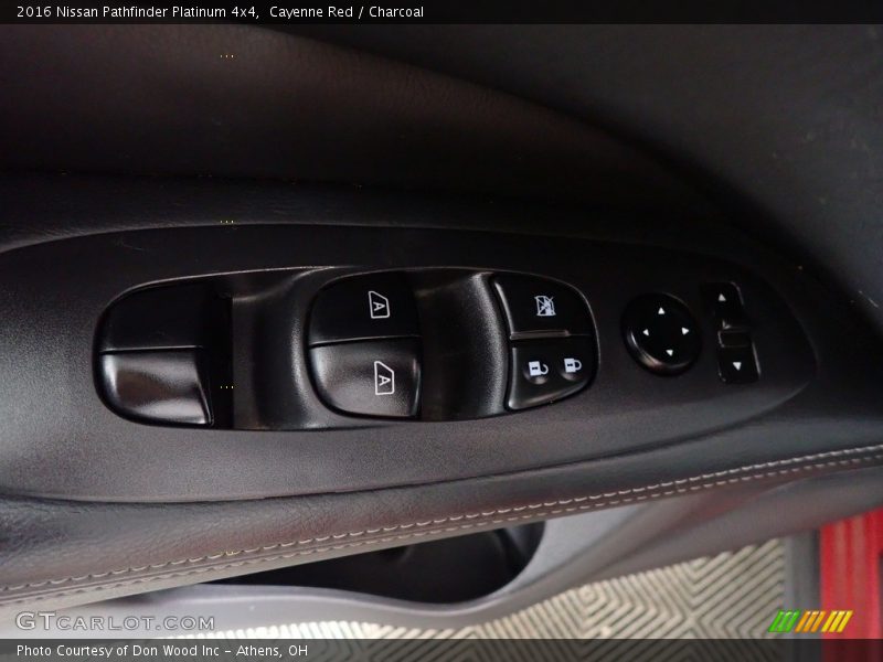 Cayenne Red / Charcoal 2016 Nissan Pathfinder Platinum 4x4