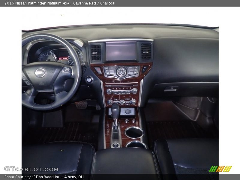Cayenne Red / Charcoal 2016 Nissan Pathfinder Platinum 4x4