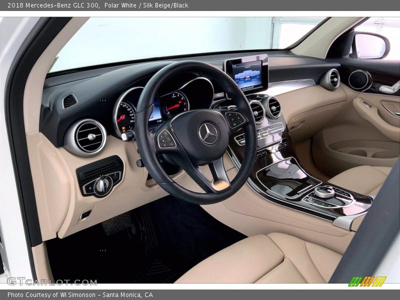 Polar White / Silk Beige/Black 2018 Mercedes-Benz GLC 300