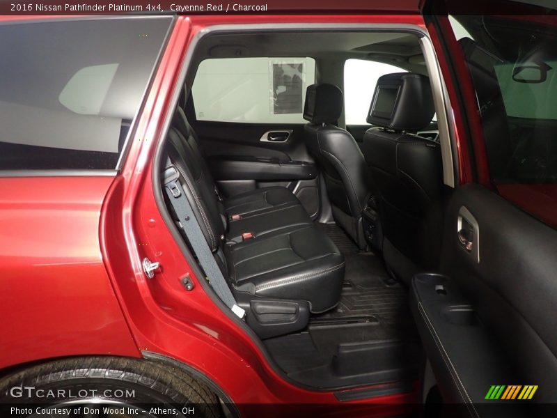 Cayenne Red / Charcoal 2016 Nissan Pathfinder Platinum 4x4