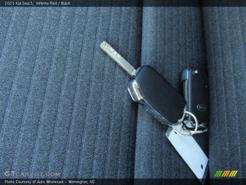 Inferno Red / Black 2021 Kia Soul S