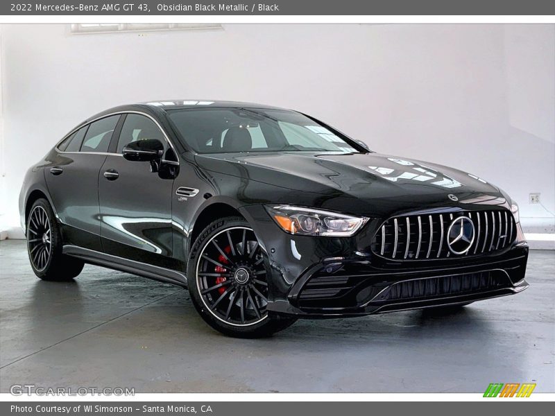 Front 3/4 View of 2022 AMG GT 43