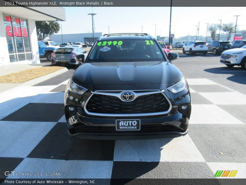 Midnight Black Metallic / Black 2021 Toyota Highlander XLE