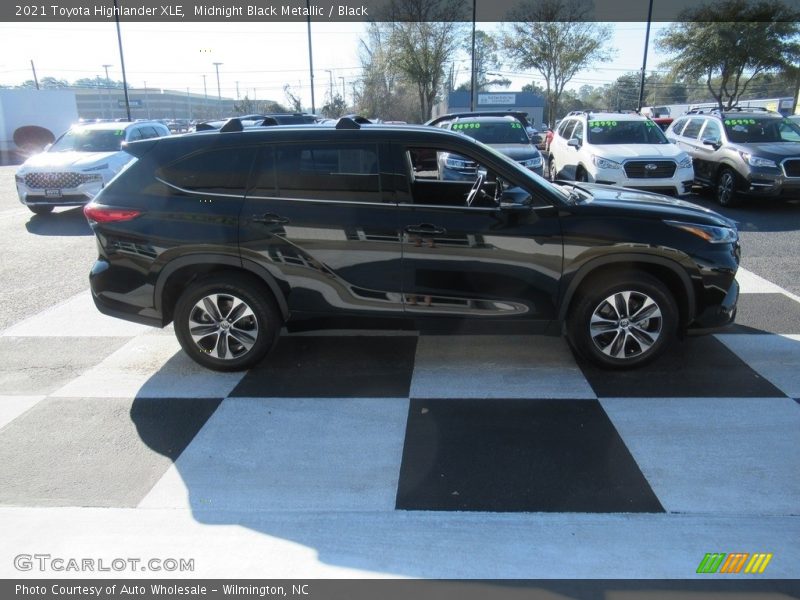 Midnight Black Metallic / Black 2021 Toyota Highlander XLE