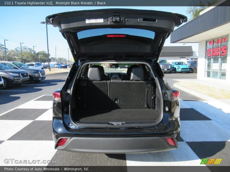 Midnight Black Metallic / Black 2021 Toyota Highlander XLE