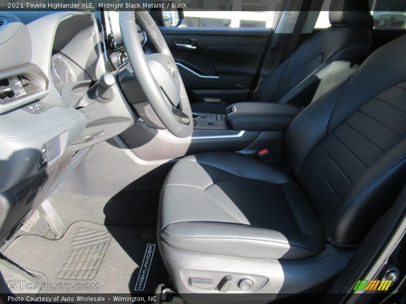 Midnight Black Metallic / Black 2021 Toyota Highlander XLE