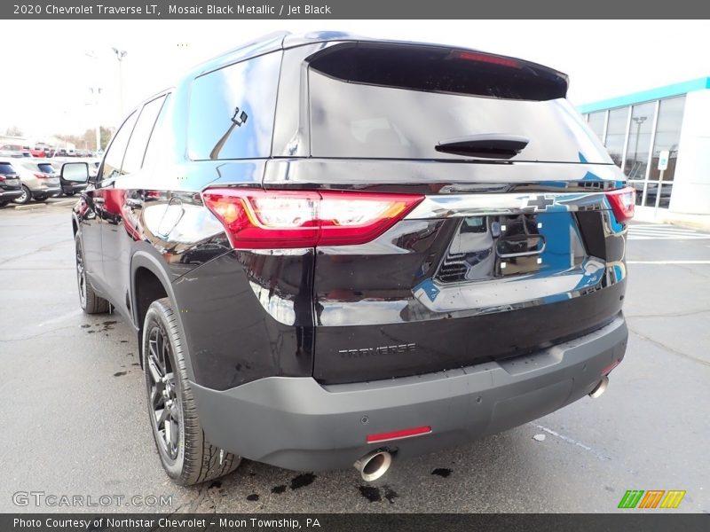 Mosaic Black Metallic / Jet Black 2020 Chevrolet Traverse LT