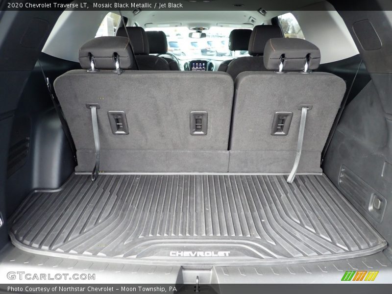 Mosaic Black Metallic / Jet Black 2020 Chevrolet Traverse LT