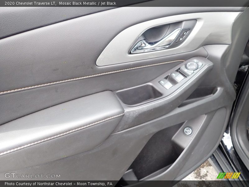 Mosaic Black Metallic / Jet Black 2020 Chevrolet Traverse LT