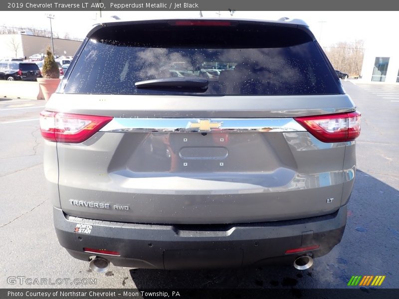 Pepperdust Metallic / Jet Black 2019 Chevrolet Traverse LT AWD