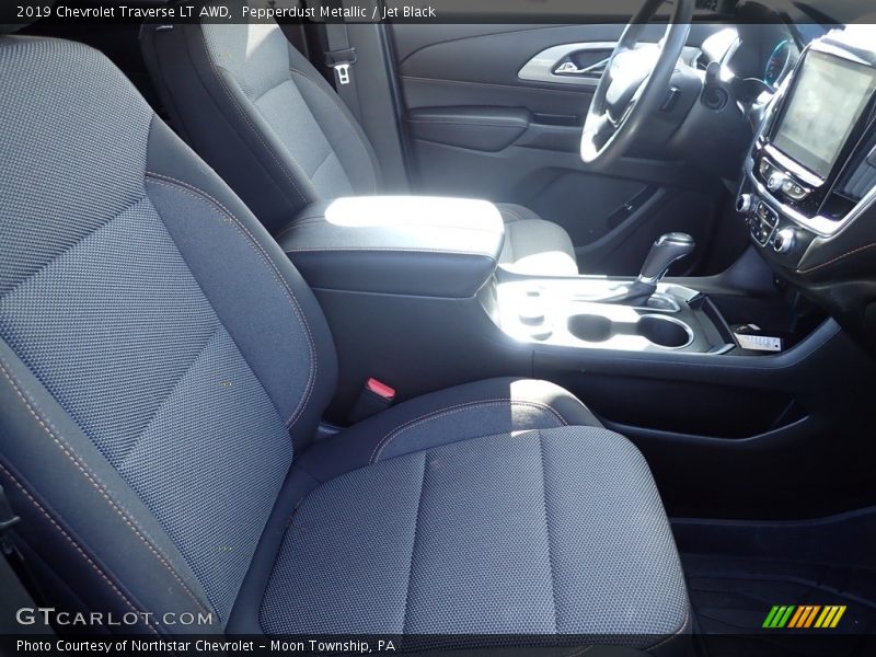 Pepperdust Metallic / Jet Black 2019 Chevrolet Traverse LT AWD