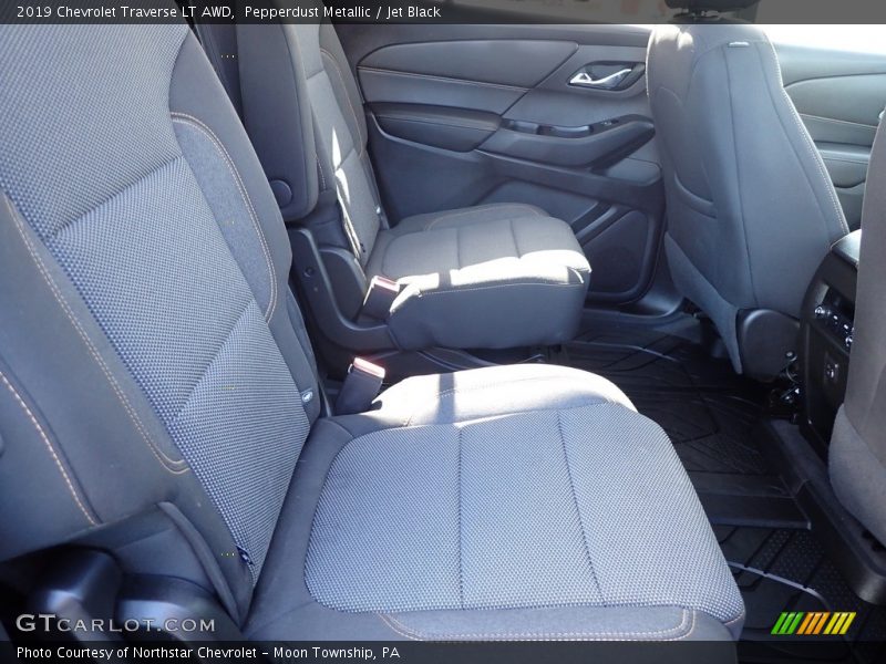 Pepperdust Metallic / Jet Black 2019 Chevrolet Traverse LT AWD