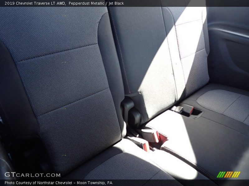 Pepperdust Metallic / Jet Black 2019 Chevrolet Traverse LT AWD