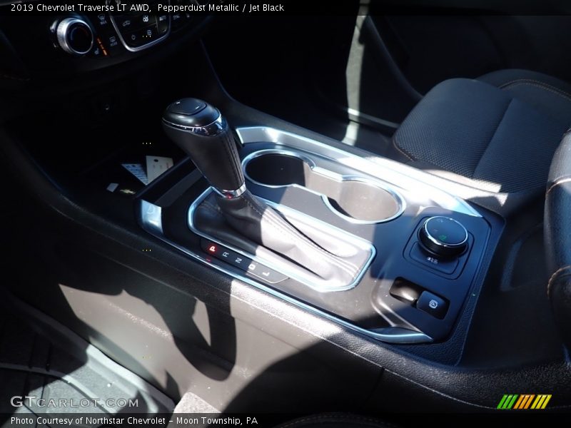 Pepperdust Metallic / Jet Black 2019 Chevrolet Traverse LT AWD