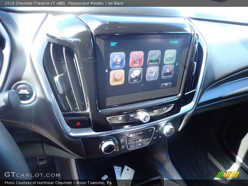 Pepperdust Metallic / Jet Black 2019 Chevrolet Traverse LT AWD