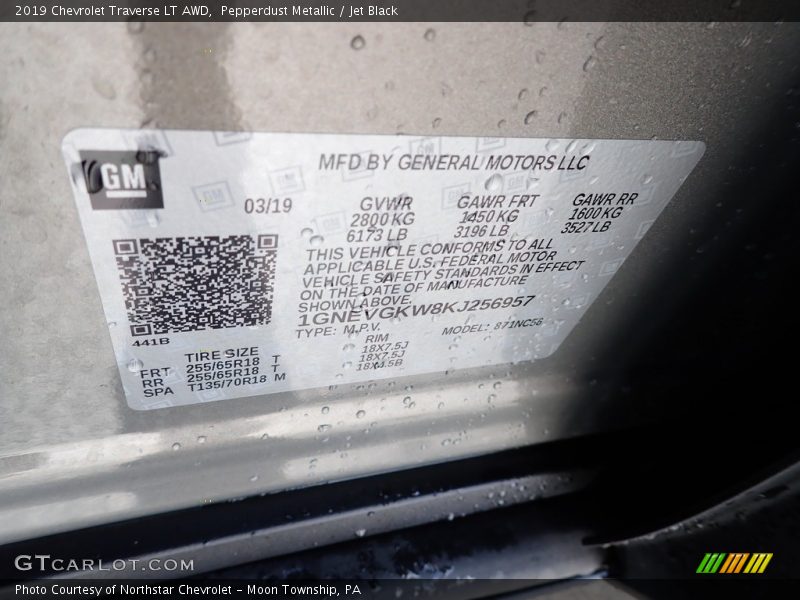 Pepperdust Metallic / Jet Black 2019 Chevrolet Traverse LT AWD