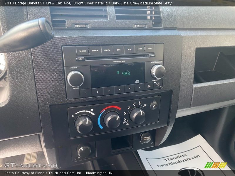 Bright Silver Metallic / Dark Slate Gray/Medium Slate Gray 2010 Dodge Dakota ST Crew Cab 4x4