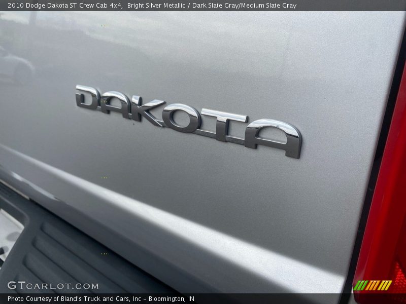 2010 Dakota ST Crew Cab 4x4 Logo