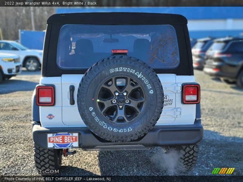 Bright White / Black 2022 Jeep Wrangler Willys 4x4