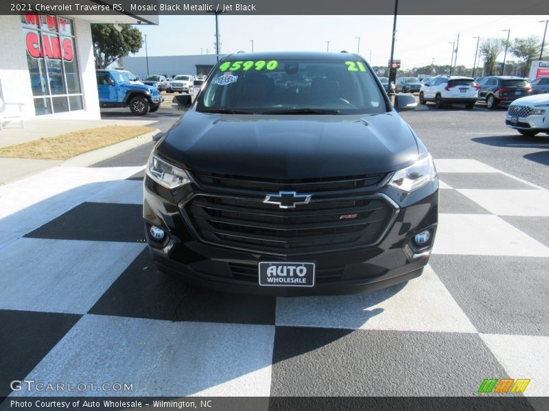 Mosaic Black Metallic / Jet Black 2021 Chevrolet Traverse RS