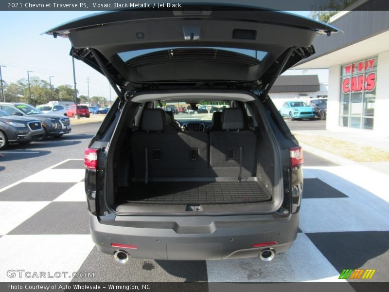 Mosaic Black Metallic / Jet Black 2021 Chevrolet Traverse RS