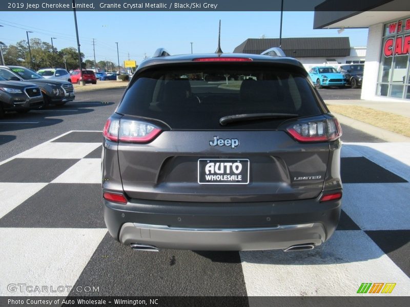 Granite Crystal Metallic / Black/Ski Grey 2019 Jeep Cherokee Limited