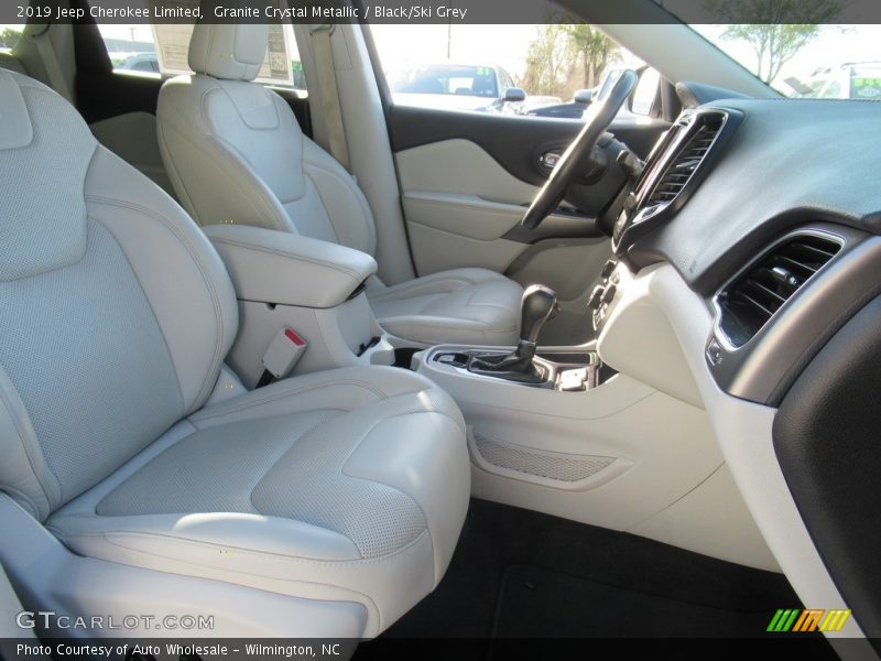 Granite Crystal Metallic / Black/Ski Grey 2019 Jeep Cherokee Limited