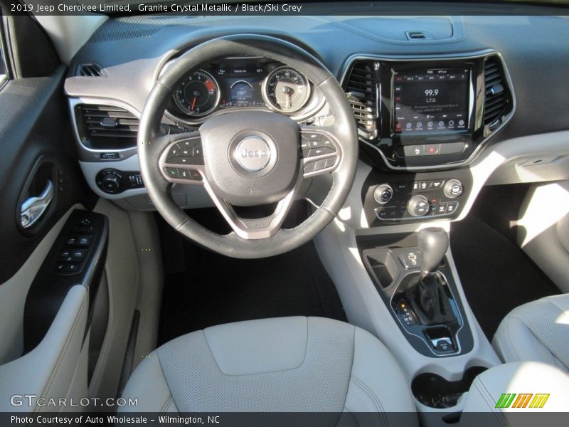 Granite Crystal Metallic / Black/Ski Grey 2019 Jeep Cherokee Limited