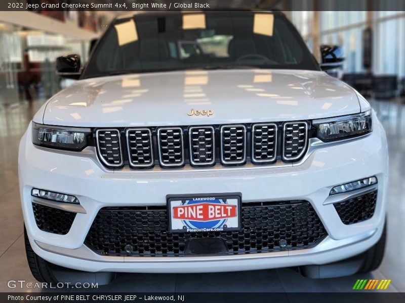 Bright White / Global Black 2022 Jeep Grand Cherokee Summit 4x4
